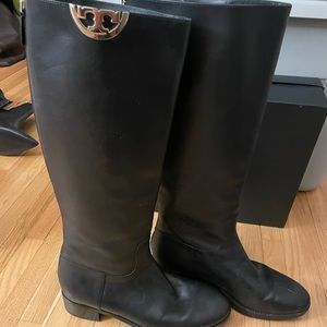 Tory Burch – Sidney Leather Boots – Black- In Very Good Condition. Size 8.5 M